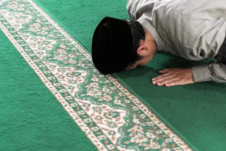 Niat Sholat Taubat Lengkap Beserta Tata Cara, Doa Dan Manfaatnya